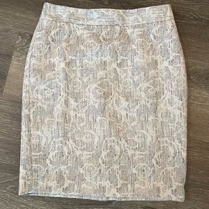 Ann Taylor Sz 8 Cream, Black, with Silver Sheen Pencil Skirt